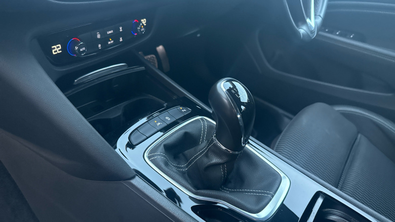 Vauxhall Insignia 1.6 Turbo D [136] Tech Line Nav 5dr Diesel Hatchback